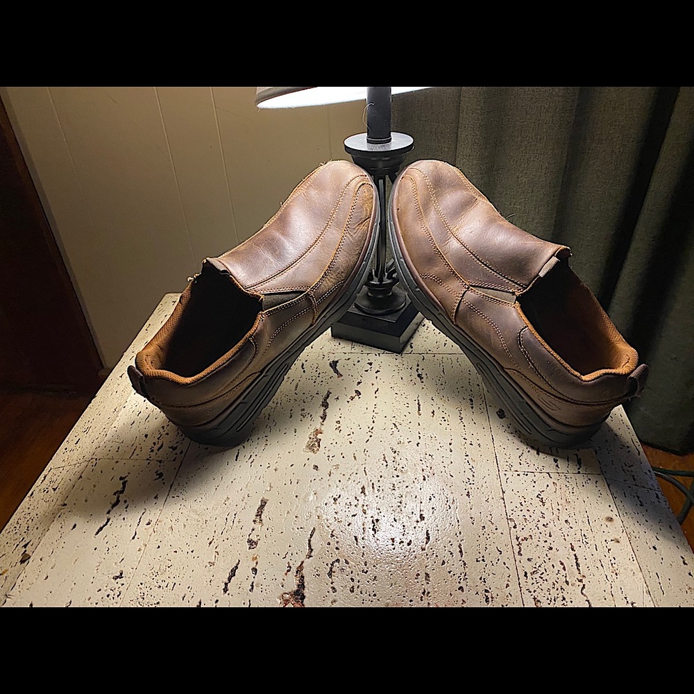 Sketchers Relaxed Fit:- Leather Slip -ons